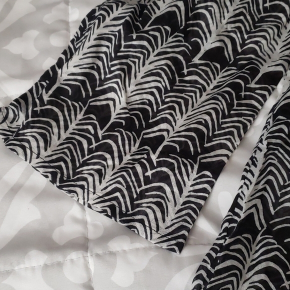 Beach cover up. - Picture 5 of 9